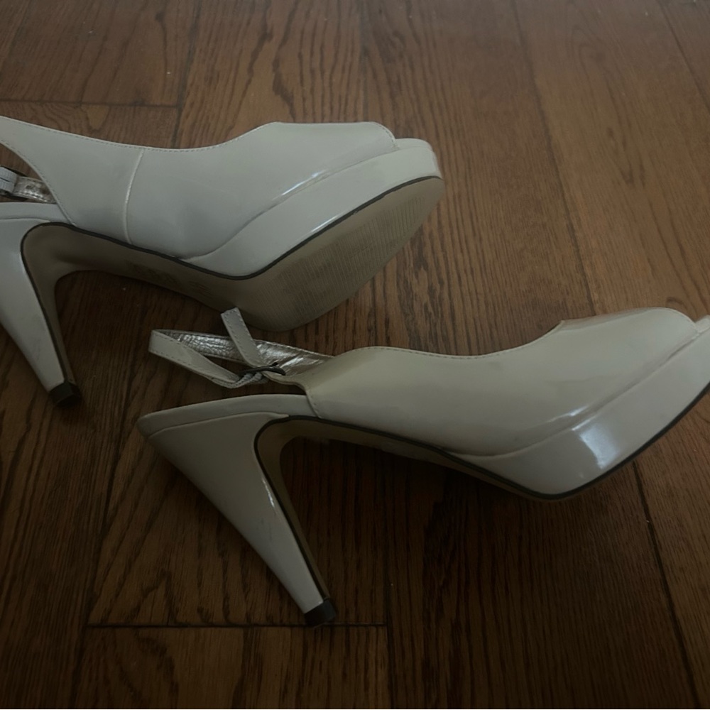 Chic Cream Slingback Heels